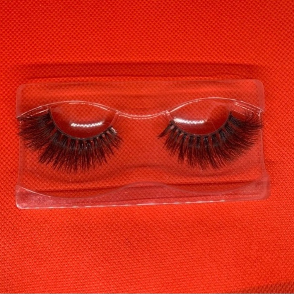Strip lashes